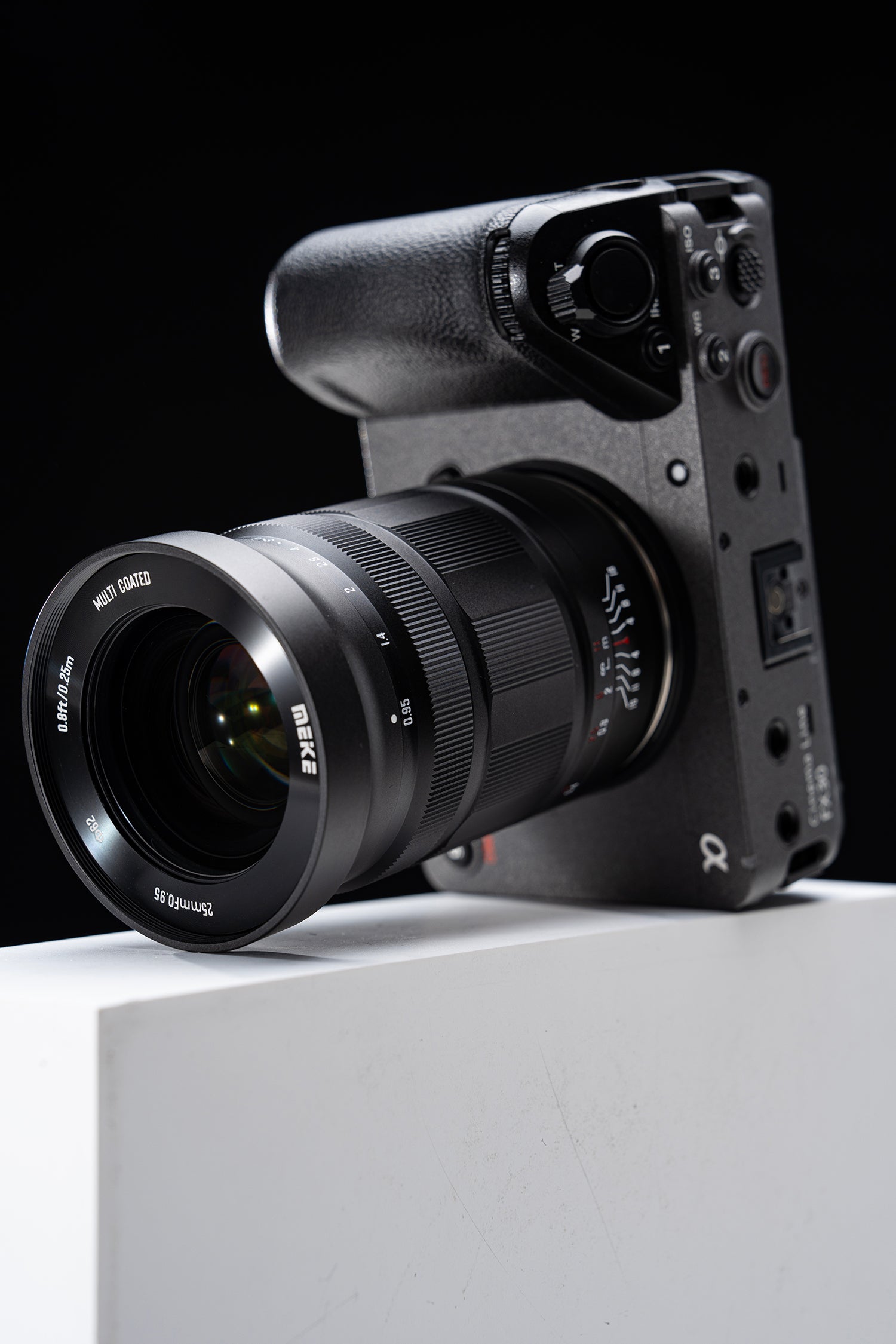Meike 25mm F0.95 APS-C Manual large aperture camera lens X Mount