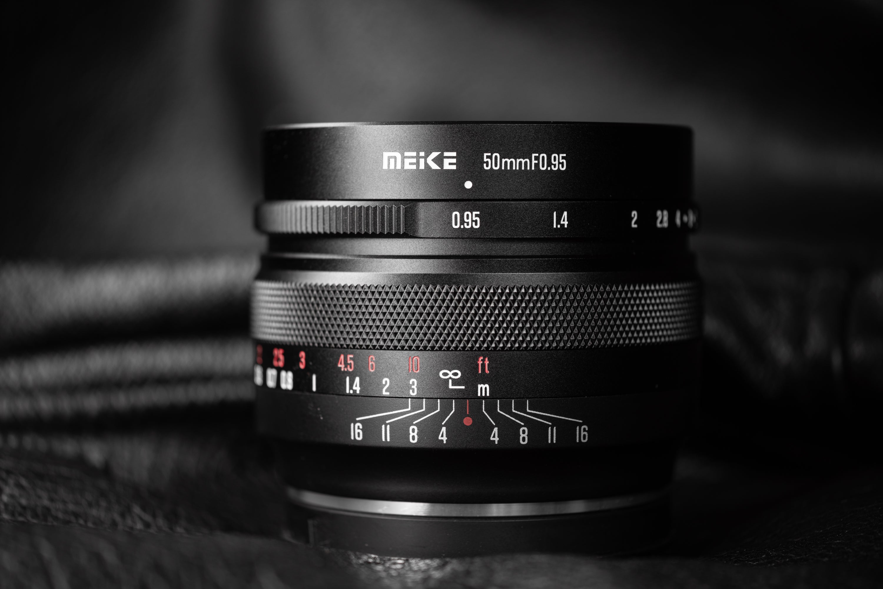 Meike 50mm F0.95 Aps-C Manual Focus Lens for X mount